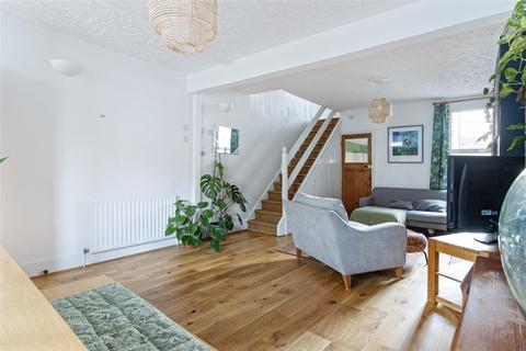 15 Queen Street, Worthing, BN14 7BL