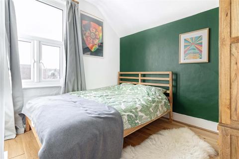 15 Queen Street, Worthing, BN14 7BL
