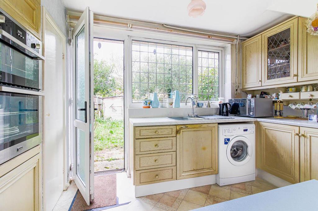 Kitchen4.jpg