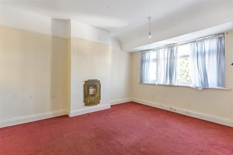 89 Pams Way, Epsom, KT19 0HN
