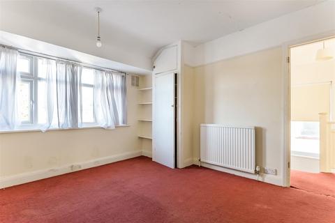 89 Pams Way, Epsom, KT19 0HN