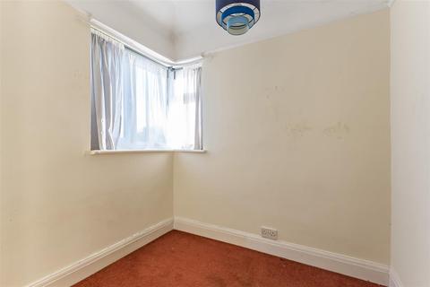 89 Pams Way, Epsom, KT19 0HN