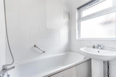 89 Pams Way, Epsom, KT19 0HN