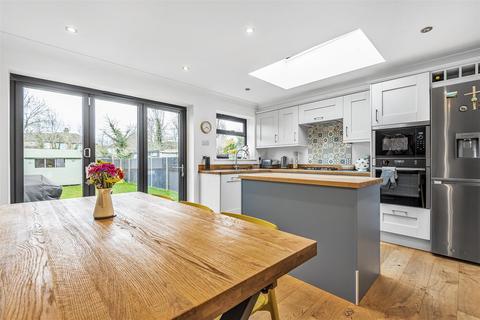 62 Caverleigh Way, Worcester Park, KT4 8DG