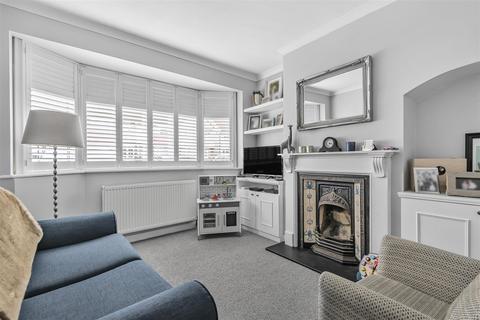 62 Caverleigh Way, Worcester Park, KT4 8DG