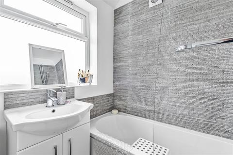 62 Caverleigh Way, Worcester Park, KT4 8DG