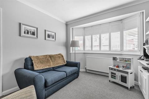 62 Caverleigh Way, Worcester Park, KT4 8DG