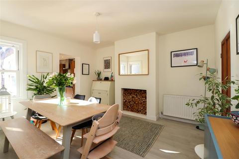 30 Denne Parade, Horsham, RH12 1JD