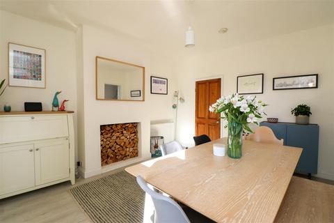 30 Denne Parade, Horsham, RH12 1JD