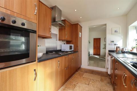 30 Denne Parade, Horsham, RH12 1JD