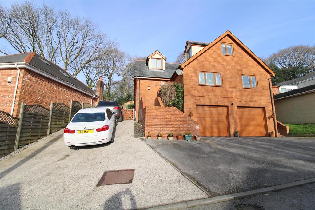 Back Drive Skewen, Neath 3 bed detached house £325,000