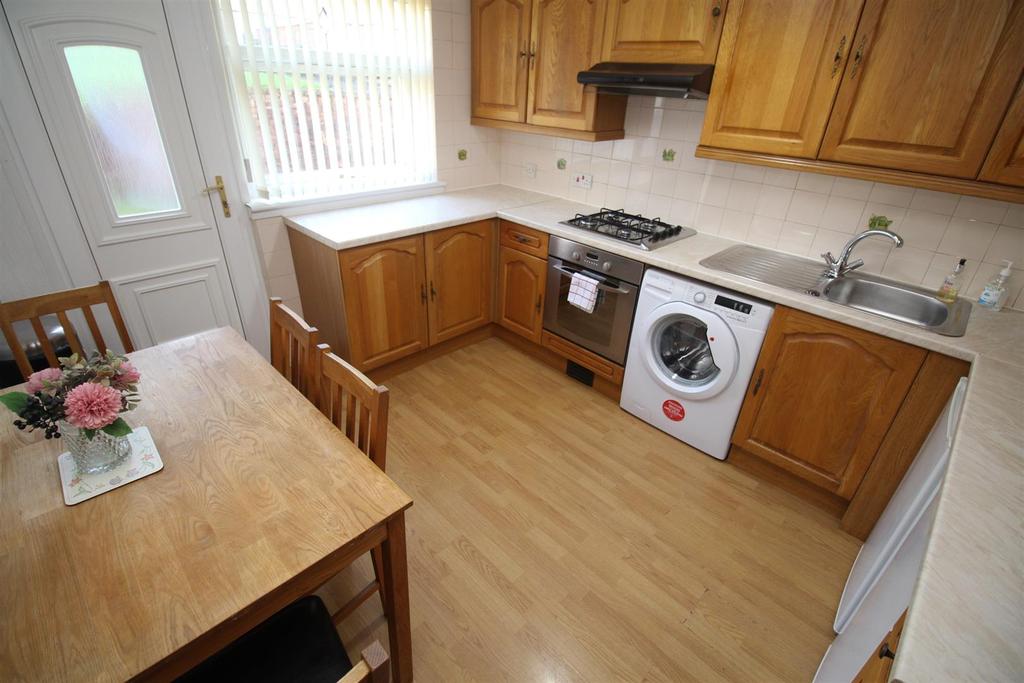 Roxburgh Way, Greenock 3 bed end of terrace house £112,000