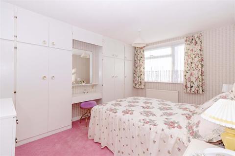 93 Boxgrove, Goring By Sea, Worthing, BN12 6AS