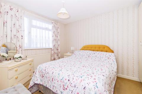 93 Boxgrove, Goring By Sea, Worthing, BN12 6AS