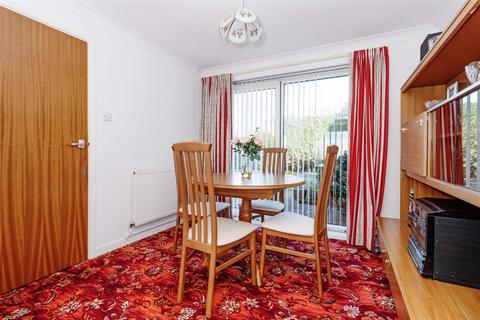 93 Boxgrove, Goring By Sea, Worthing, BN12 6AS