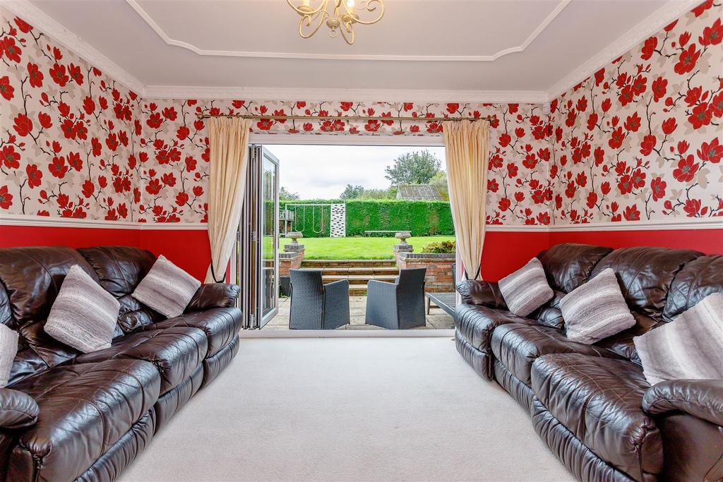 8398985-interior01.jpg