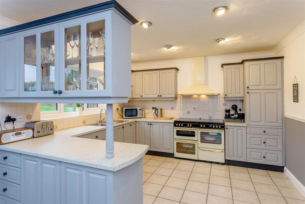 8398985-interior14.jpg