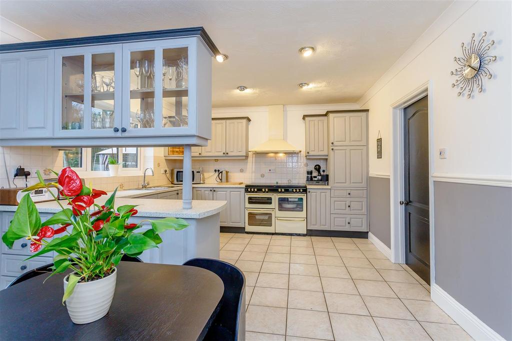 8398985-interior15.jpg