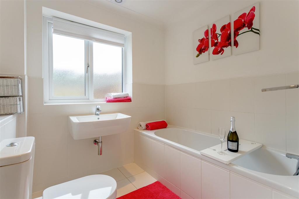 8398985-interior43.jpg