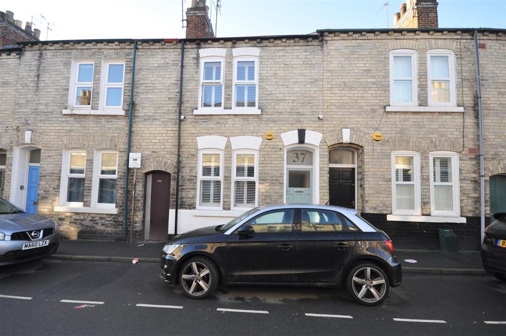 Moss Street, York, YO23 1BR 2 bed terraced house £320,000