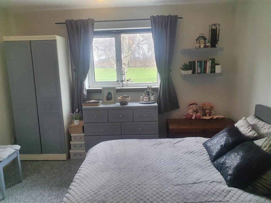 Burges Place, City Gardens, Cardiff 1 bed end of terrace house £159,950