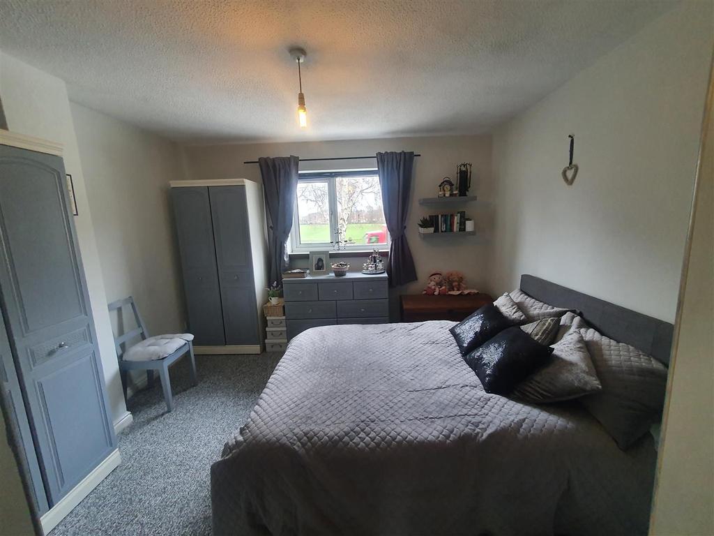 Burges Place, City Gardens, Cardiff 1 bed end of terrace house £159,950