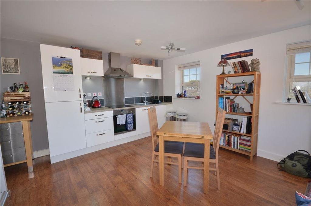 Fallbrook Road, Castleford, WF10 2 bed townhouse £700 pcm (£162 pw)
