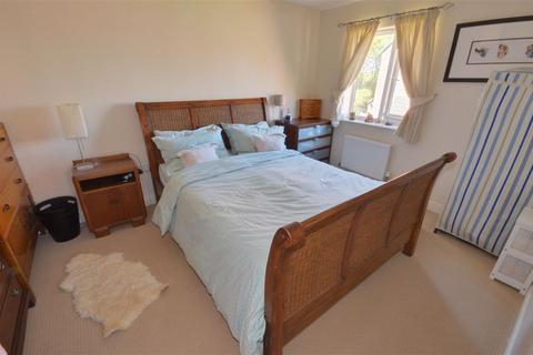 4 bedroom semi-detached house to rent - Moorland Way, Sherburn In Elmet, LS25