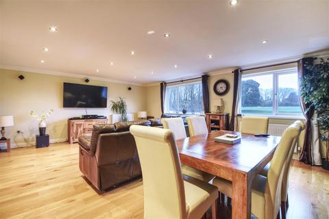 Flat 40, Compass House Buckhurst Road, Bexhill-on-sea, TN40 1FE