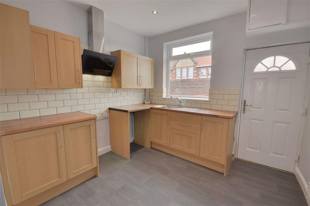 Harrow Street, South Elmsall, WF9 3 bed terraced house £600 pcm (£138 pw)