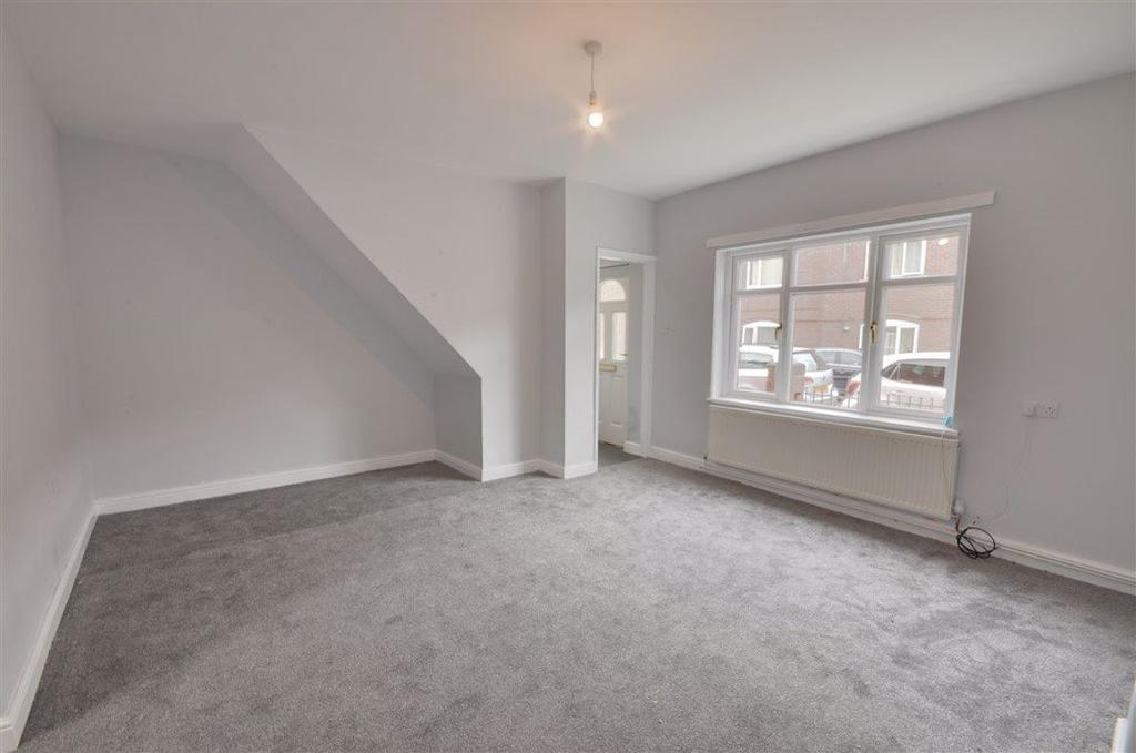 Harrow Street, South Elmsall, WF9 3 bed terraced house £600 pcm (£138 pw)