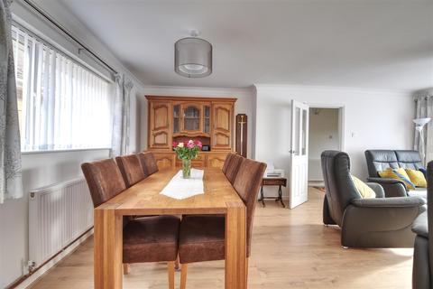 3 Primrose Hill, Bexhill-on-sea, TN39 4LP