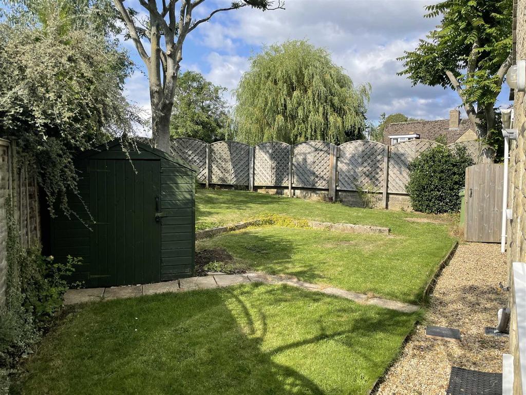 Springfield, BourtonontheWater 2 bed detached bungalow £420,000