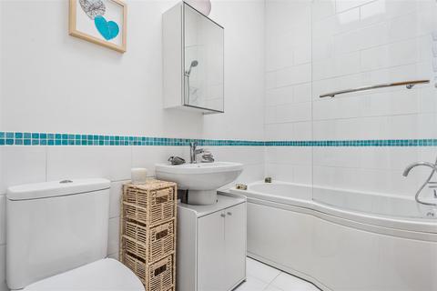 2, Courtyard Cottages Holman Park, Camborne, TR14 8FD