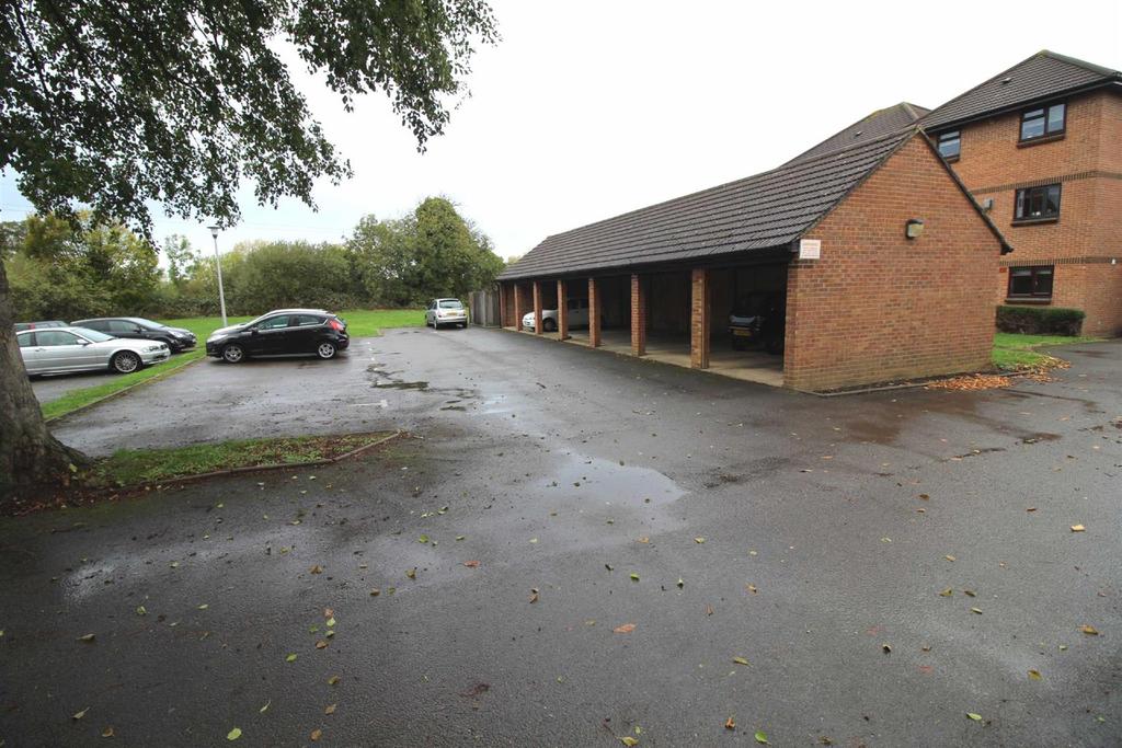 Vicarage Way, Colnbrook Studio £150,000