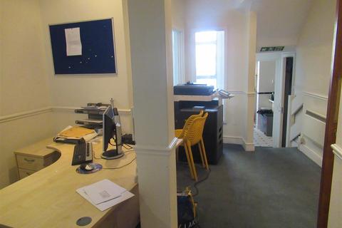 Office to rent - The Broadway, London