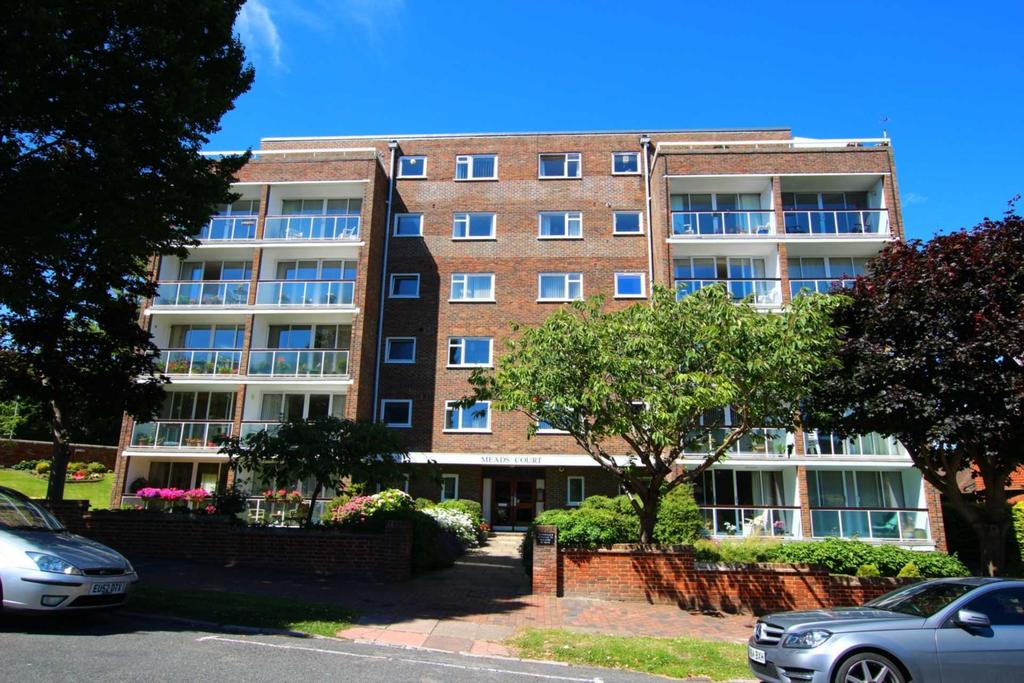 Carlisle Road, Eastbourne, BN20 7ER 3 bed flat £325,000