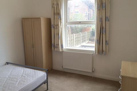 2 bedroom apartment to rent, Chatham Grove, Manchester M20
