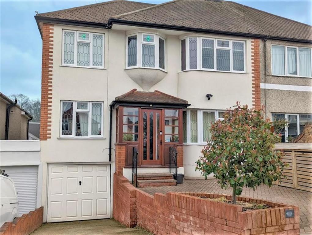 Pinnacle Hill, Bexleyheath, DA7 6AG 4 bed semidetached house £600,000