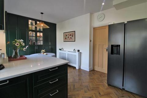60 Pinnacle Hill, Bexleyheath, DA7 6AG
