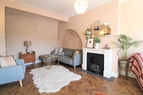 60 Pinnacle Hill, Bexleyheath, DA7 6AG