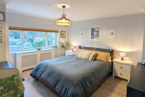 60 Pinnacle Hill, Bexleyheath, DA7 6AG