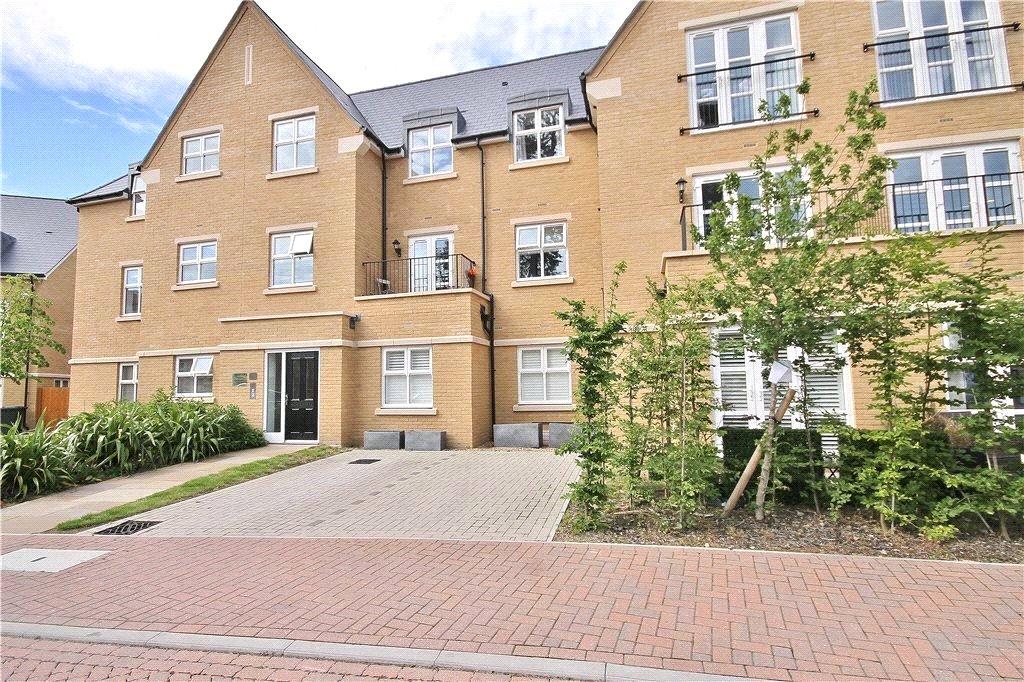 Queenswood Crescent, Englefield Green, Egham, Surrey, TW20 2 bed