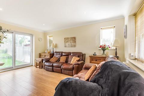 1 Tiepigs Lane, Bromley, BR2 7HJ