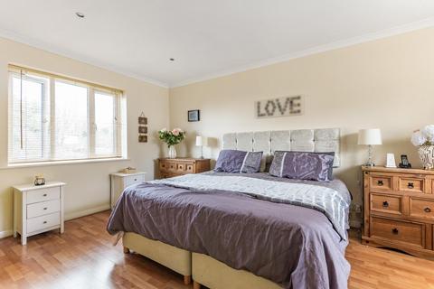 1 Tiepigs Lane, Bromley, BR2 7HJ