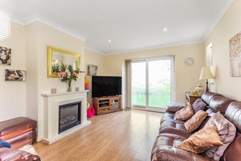 1 Tiepigs Lane, Bromley, BR2 7HJ