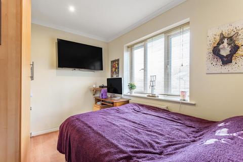 1 Tiepigs Lane, Bromley, BR2 7HJ