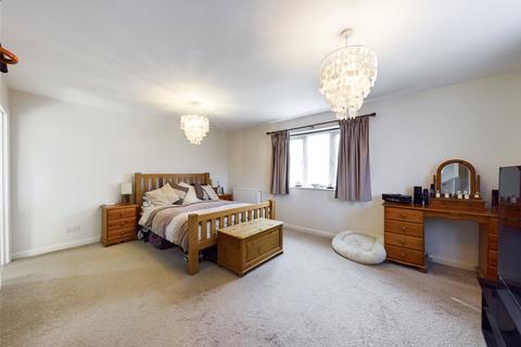 4 Combrook Close, Abbeymead, Gloucester, GL4 5UN