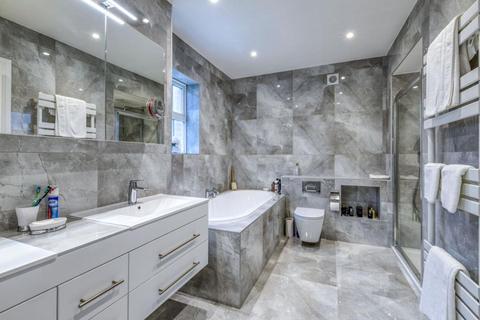 4 Claver Drive, Ascot, SL5 7JU