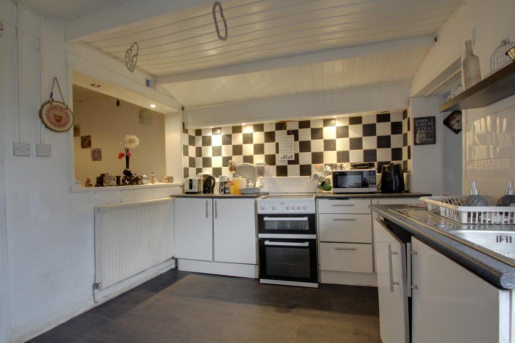Highland road, Dudley, DY1 3 bed semidetached house £125,000